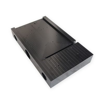 合金鋼のCNCターニングサービス カスタムCNCドリリング加工 パネルのための金属部品